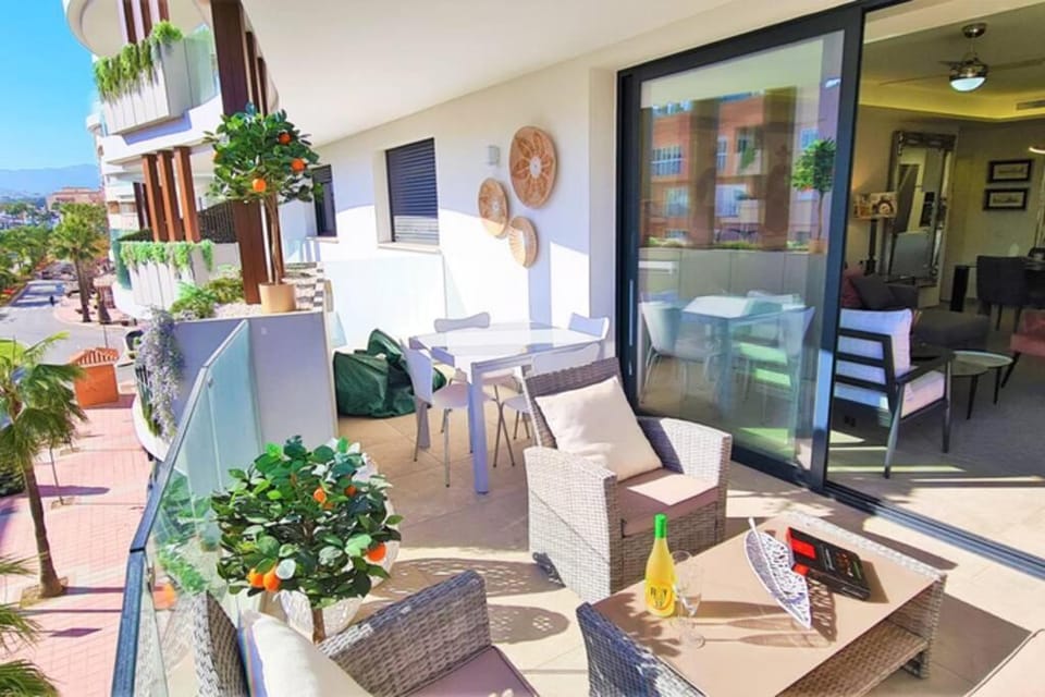 LUJOSO APARTAMENTO NUEVO PLAYA CENTRO Apartment in Estepona