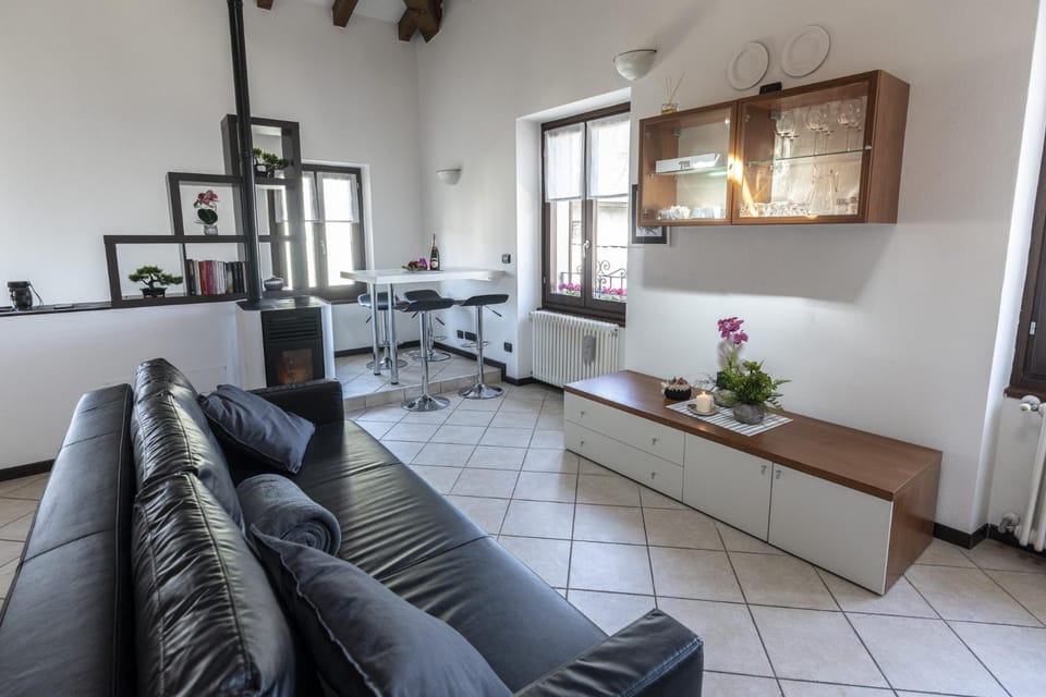 Da Perry Apartment in Lombardy