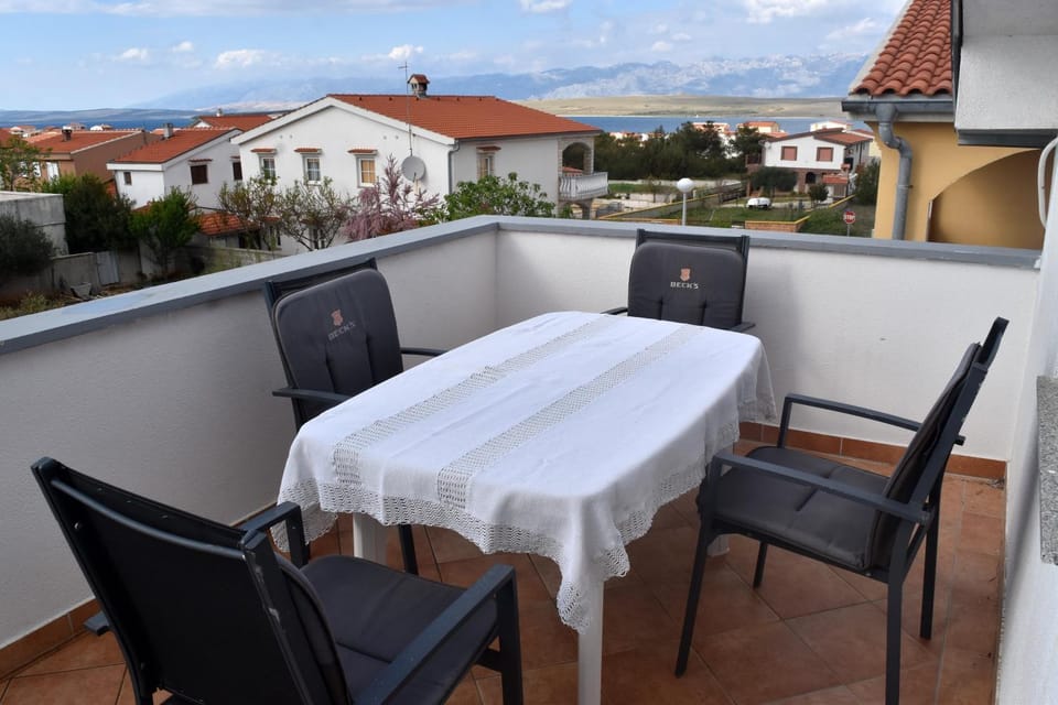 View (from property/room), Balcony/Terrace, Mountain view
