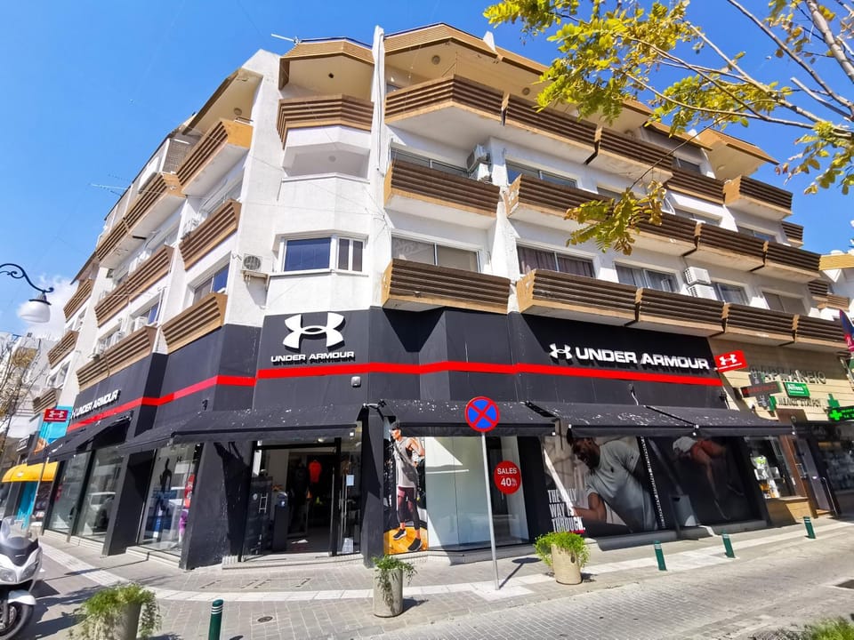 Landmark view, Street view