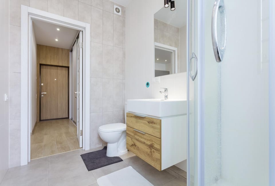 Shower, Toilet, Bathroom