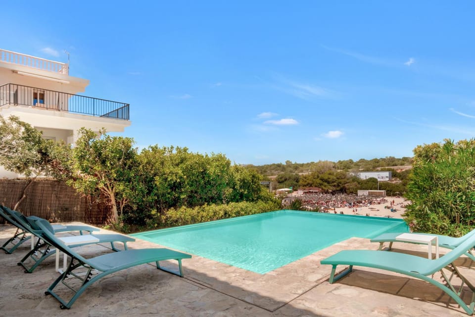 Patio, Day, Natural landscape, Pool view, Swimming pool, sunbed