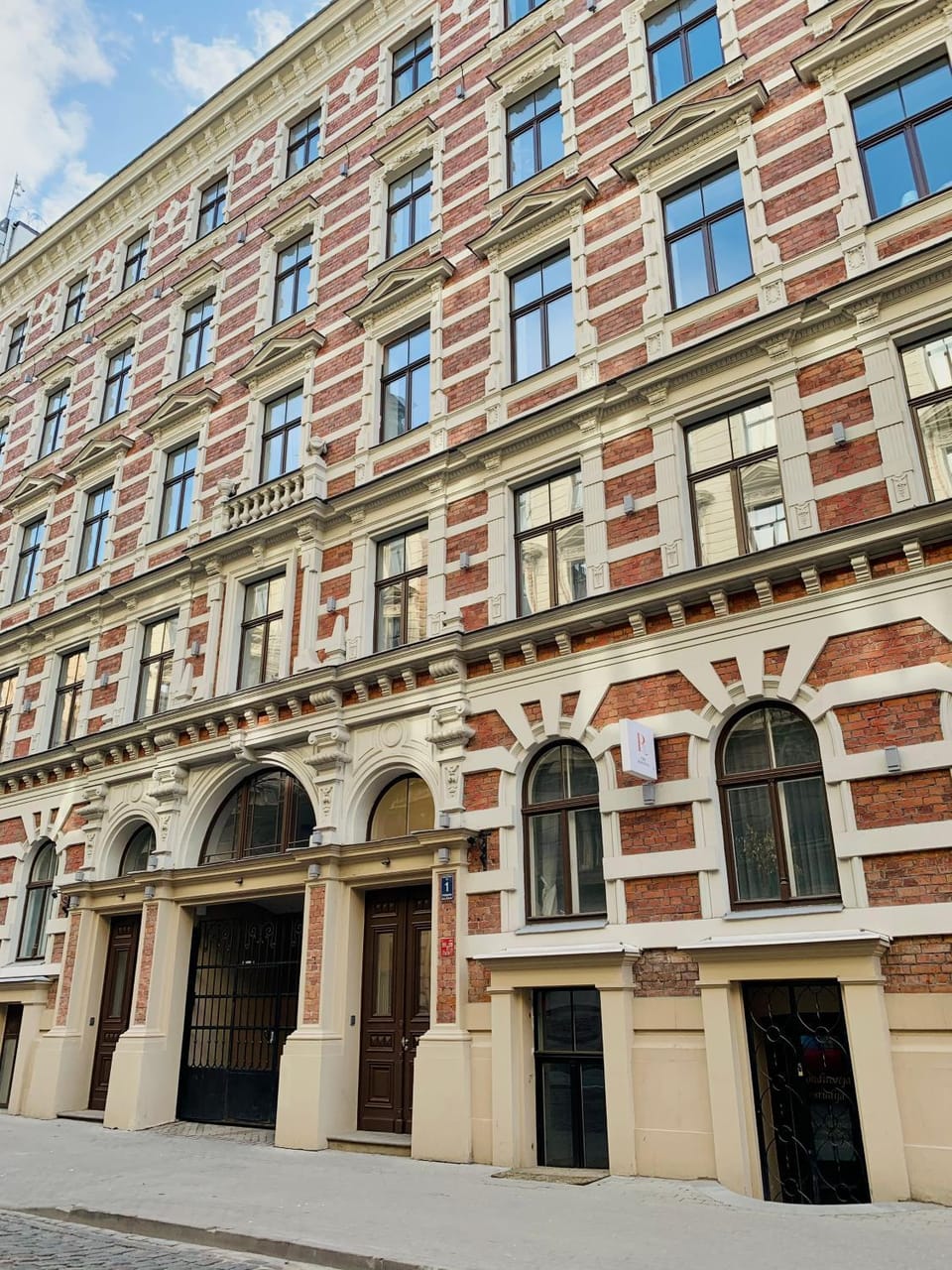 Property building, Facade/entrance