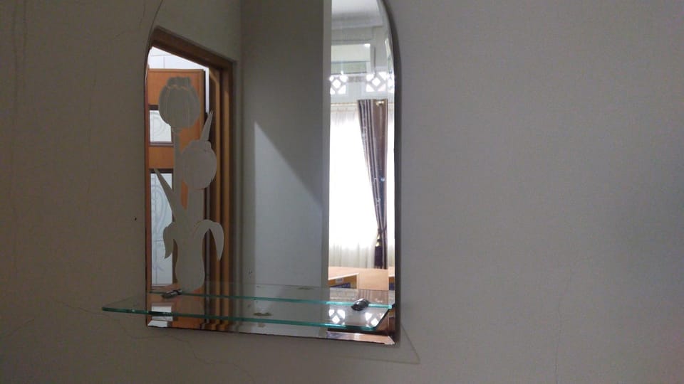 Staff, Massage, Bathroom, TV and multimedia, View (from property/room), Balcony/Terrace, Other, Photo of the whole room, Bedroom, Text overlay, Guests, Asian breakfast, children, young children, group of guests, Family, locker, room service, room service, wedding, air conditioner