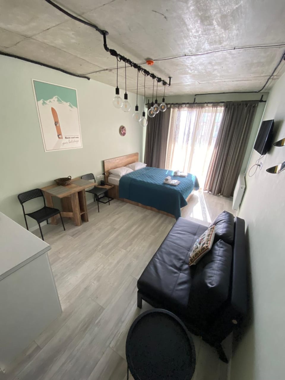 Photo of the whole room