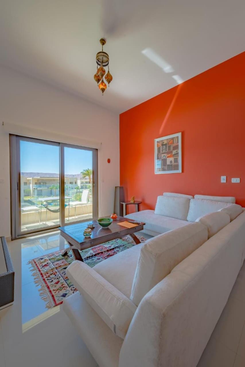 Balcony/Terrace, Living room, Photo of the whole room, Seating area, Dining area