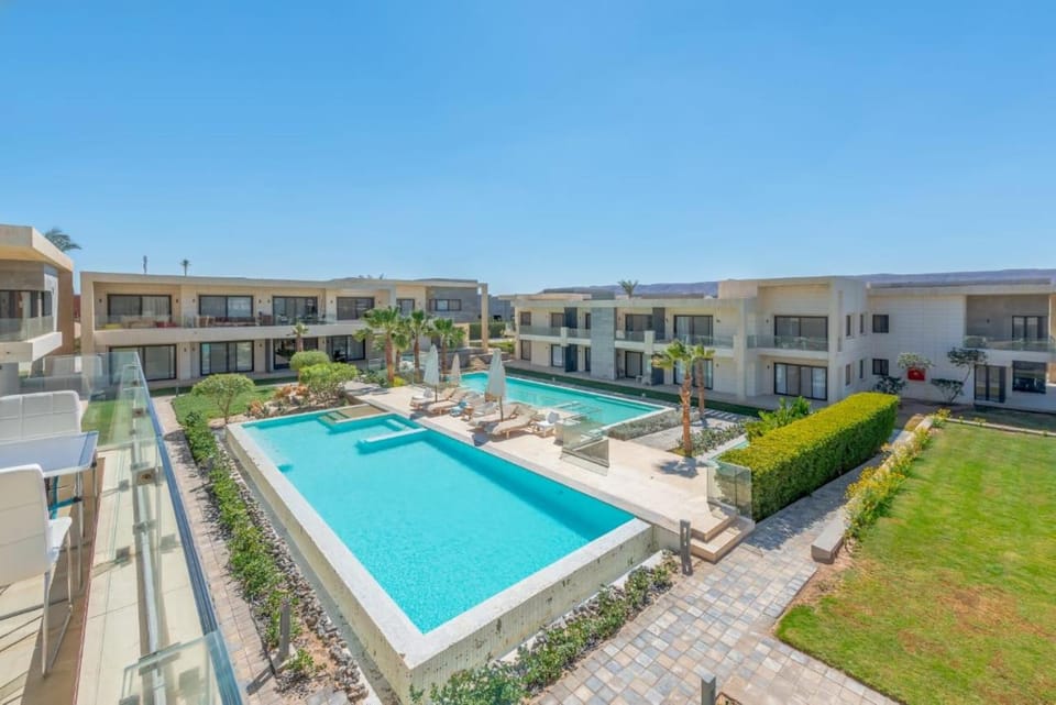 Day, Pool view, Swimming pool, sunbed