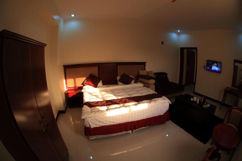 Day, Photo of the whole room