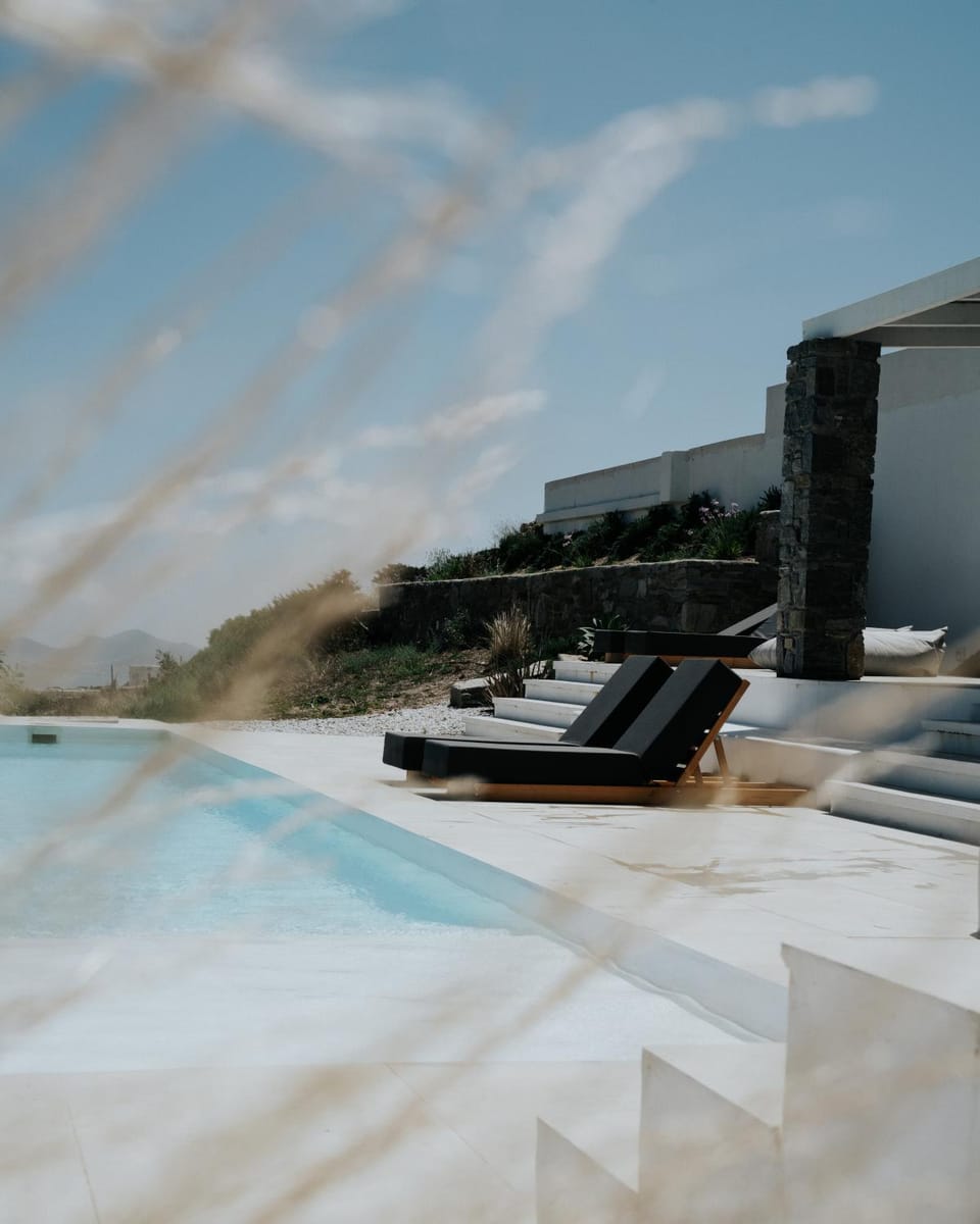 Day, Natural landscape, Pool view, Swimming pool, sunbed
