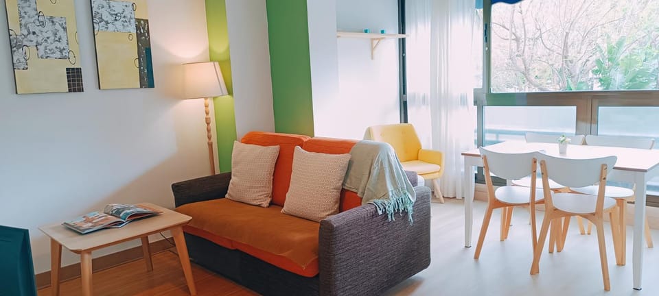 Communal lounge/ TV room, Living room, Dining area, Garden view