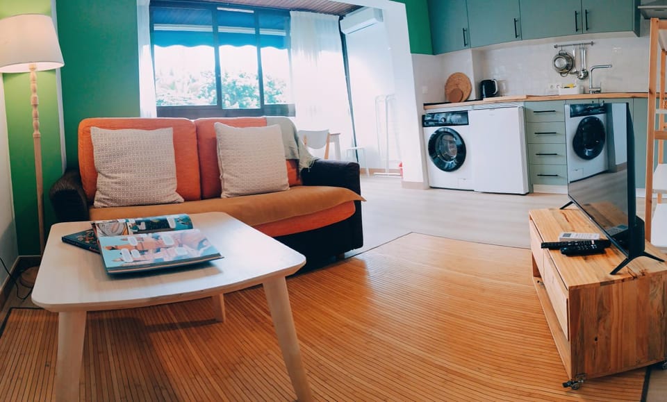 Communal lounge/ TV room, Living room, washing machine, kitchen