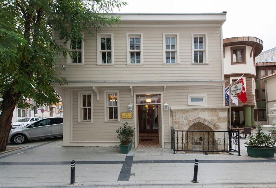 Property building, Facade/entrance