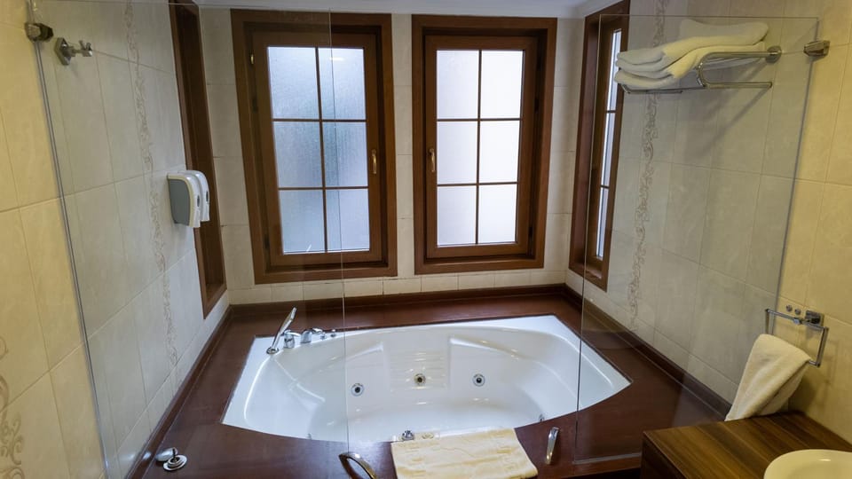 Bathroom, Bath