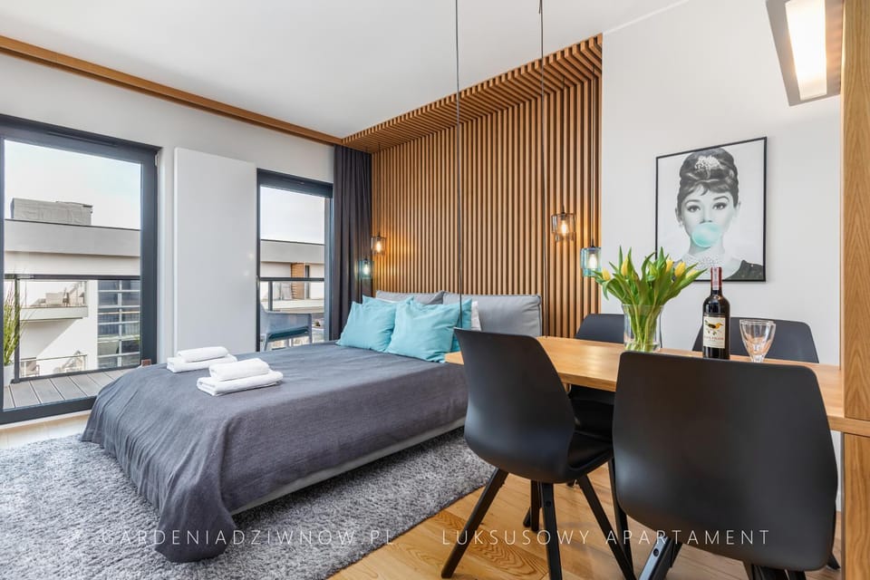 Bed, Living room, Bedroom