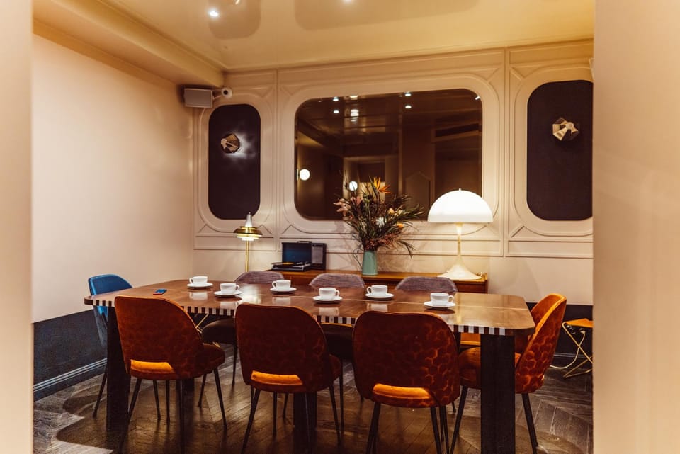 Meeting/conference room