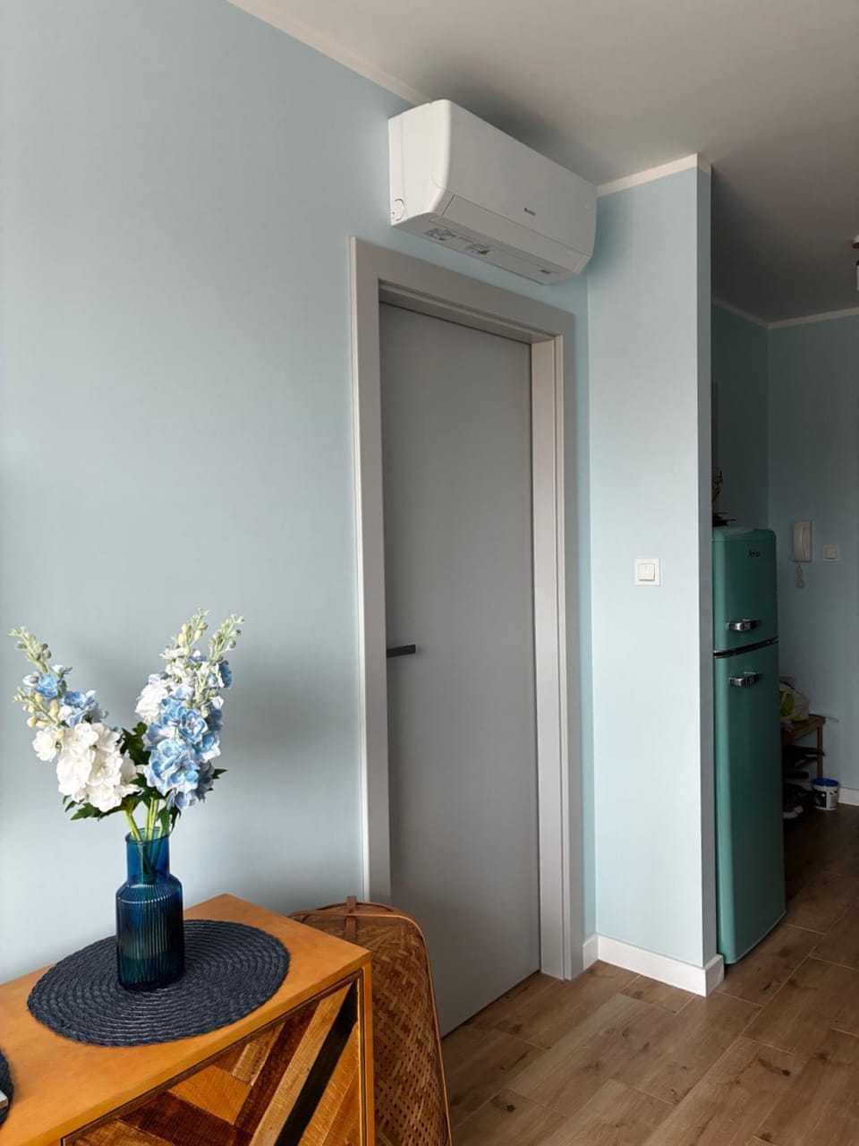 Living room, air conditioner