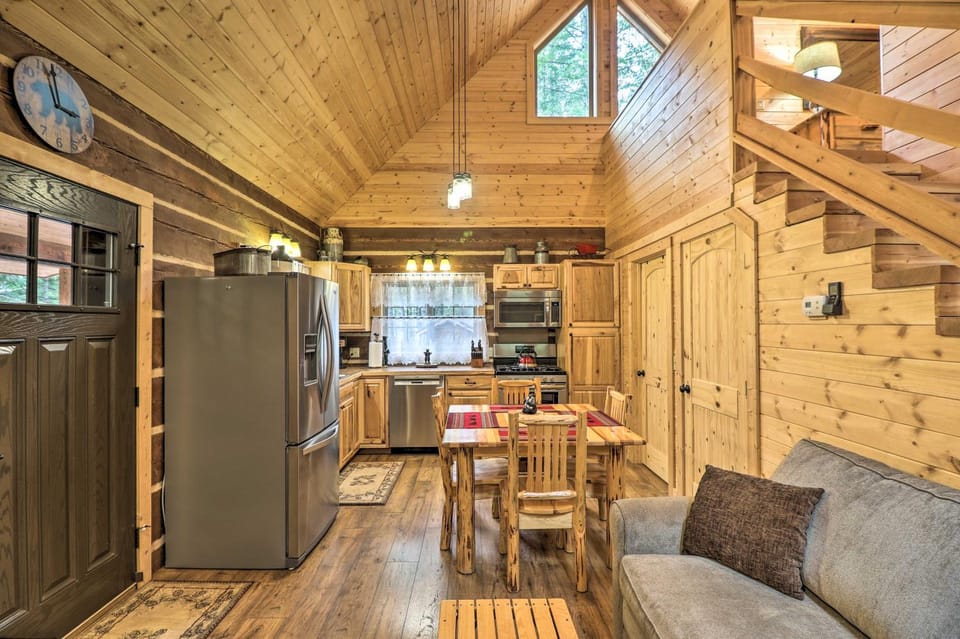 Reconnect with Nature at ‘Timber Creek’ Cabin! Cabin in Glacier National Park