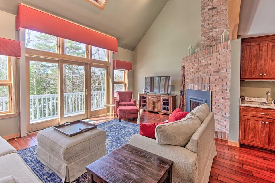 Wooded Waterfront Grantham Home < 10 Mi to Ski! House in Grantham