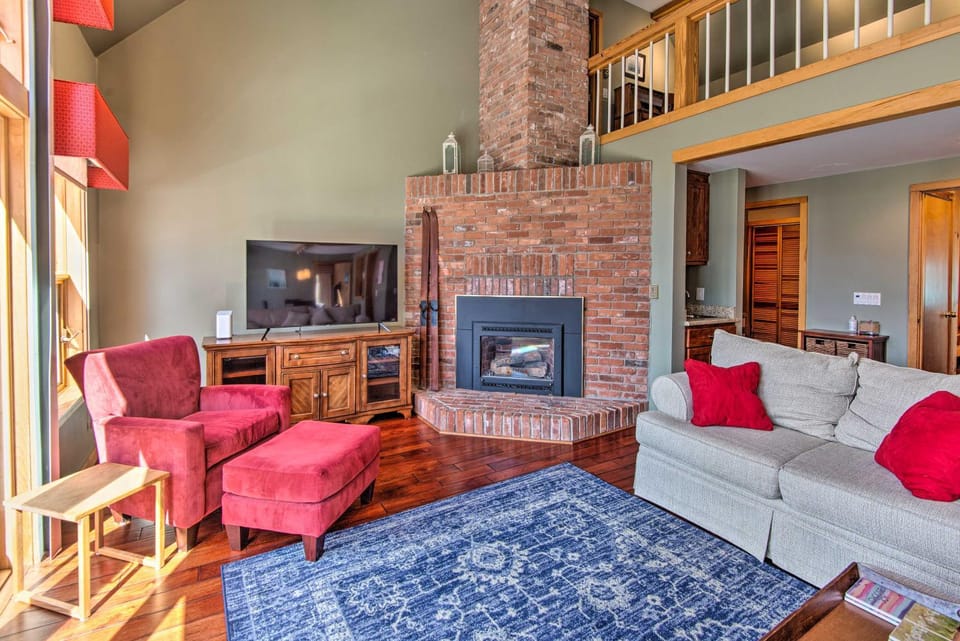Wooded Waterfront Grantham Home < 10 Mi to Ski! House in Grantham
