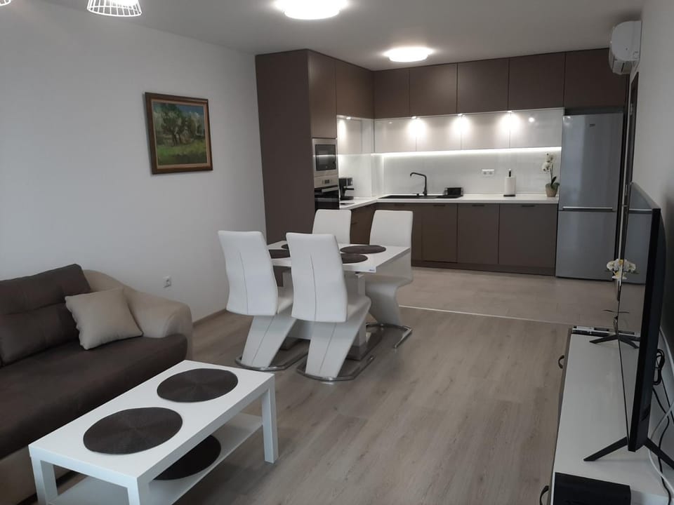 Апартамент Deluxe 3 Apartment in Varna