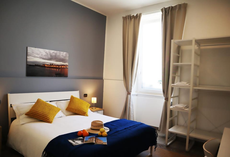 Bed, Photo of the whole room, Seating area, Bedroom, towels