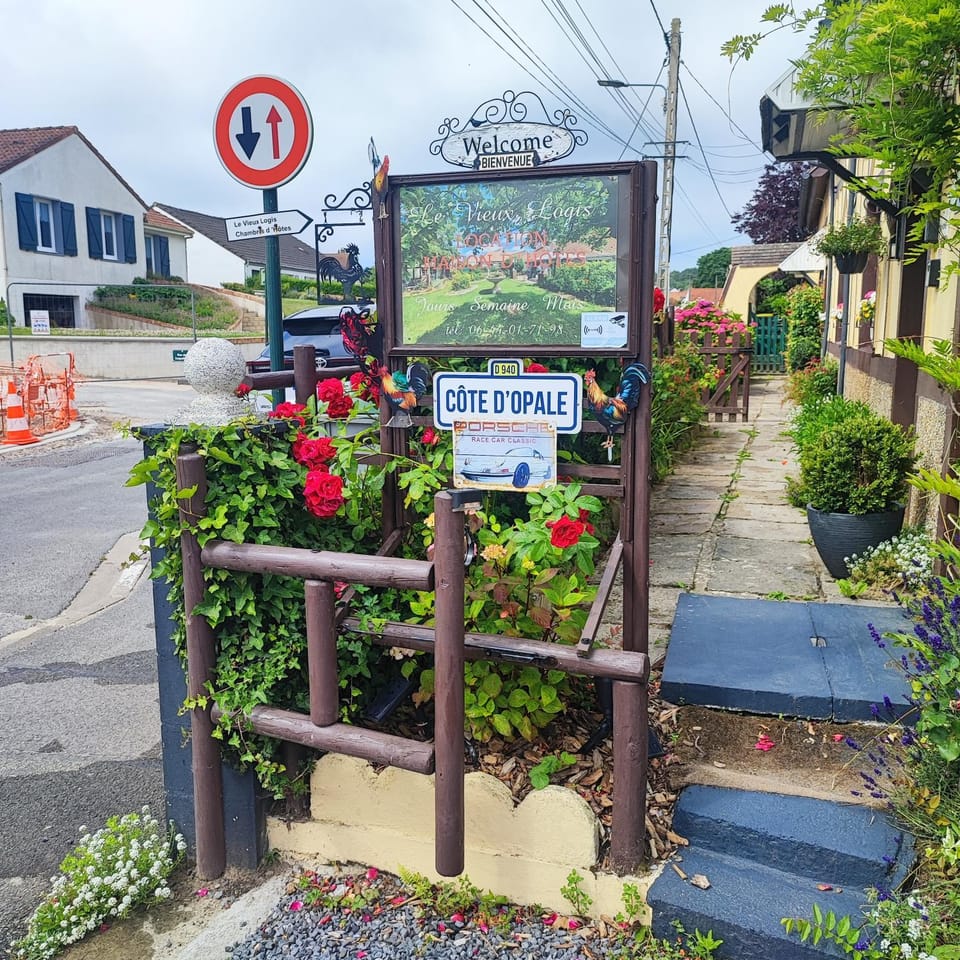 Le Vieux Logis Bed and Breakfast in Hauts-de-France