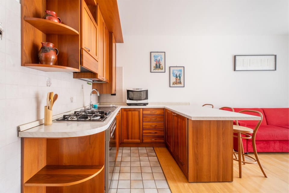 Kitchen or kitchenette, Dining area, stove