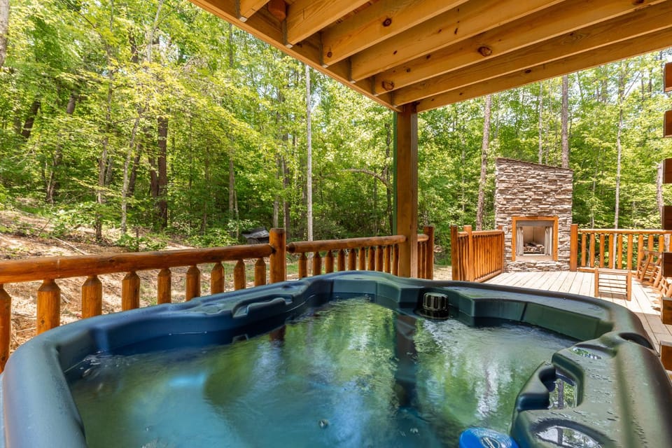 Natural landscape, Hot Tub, Balcony/Terrace, fireplace
