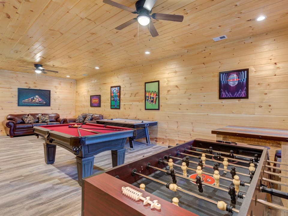 Billiard, Game Room, Seating area, furniture