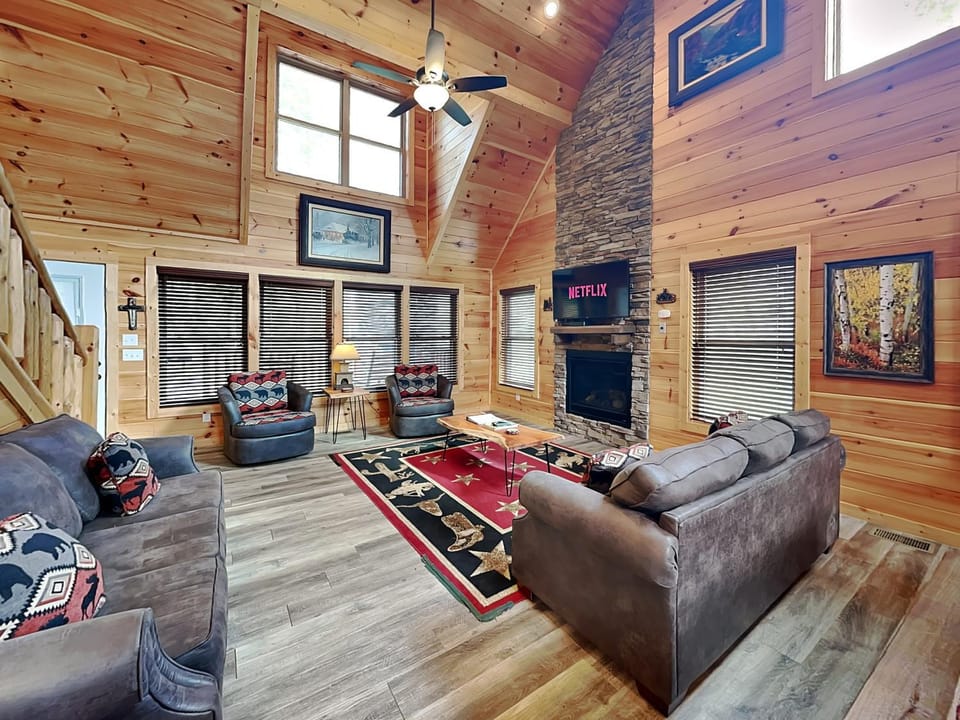 TV and multimedia, Living room, Seating area, fireplace, furniture