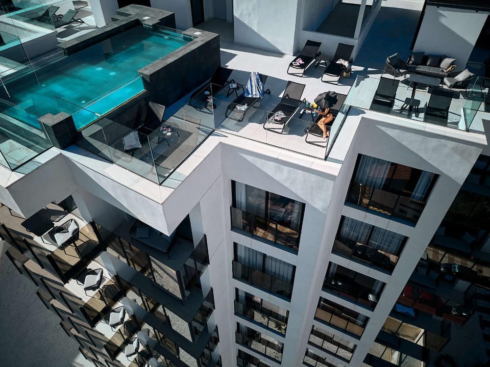 Solarium, Swimming pool