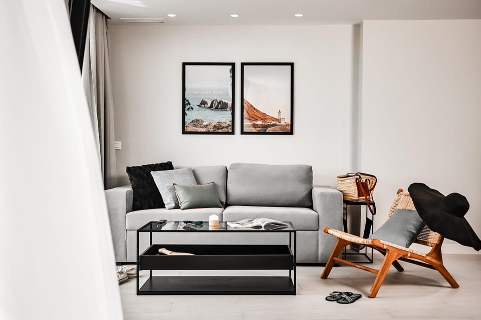 Living room, Seating area