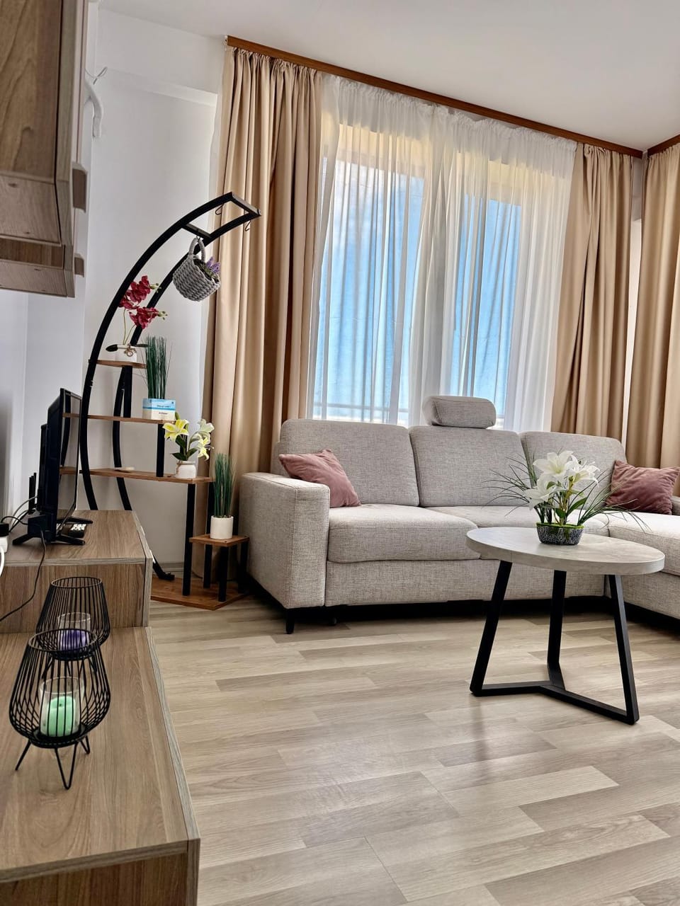 TV and multimedia, Living room, Seating area