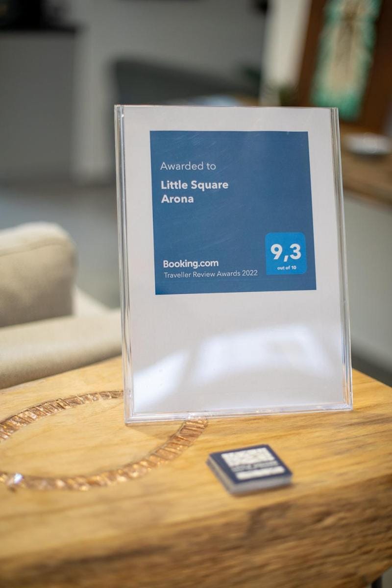 Little Square Arona Bed and Breakfast in Arona