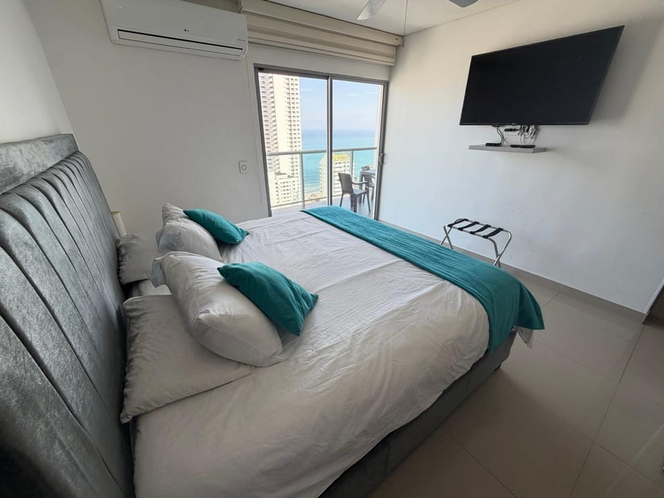 TV and multimedia, Balcony/Terrace, City view, Sea view, air conditioner