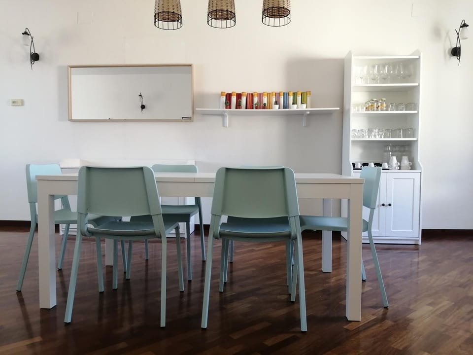 Communal lounge/ TV room