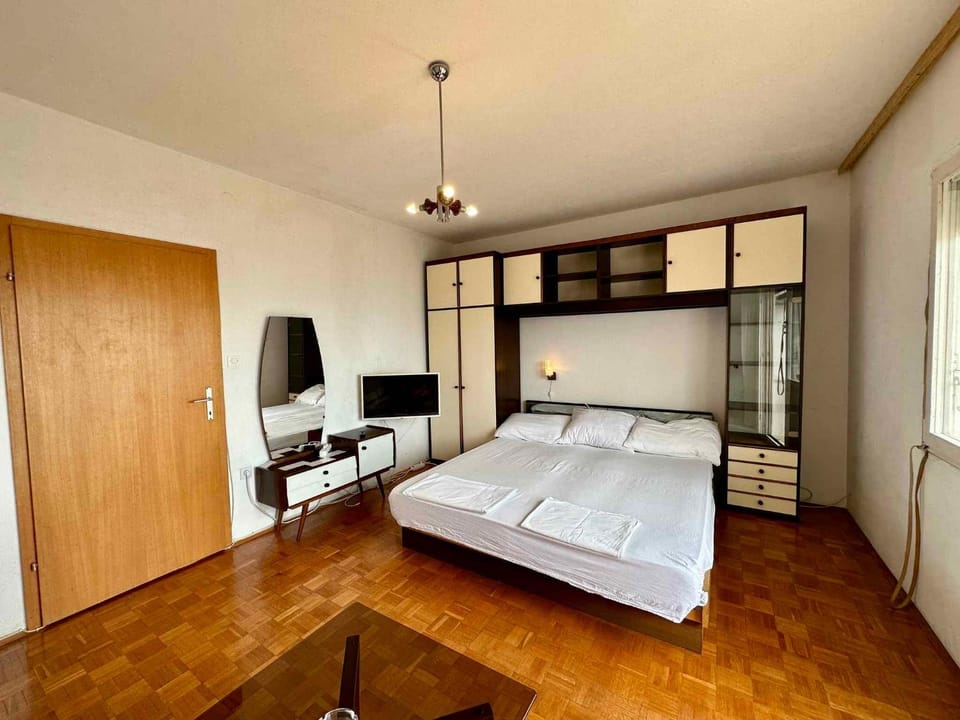 TV and multimedia, Bedroom