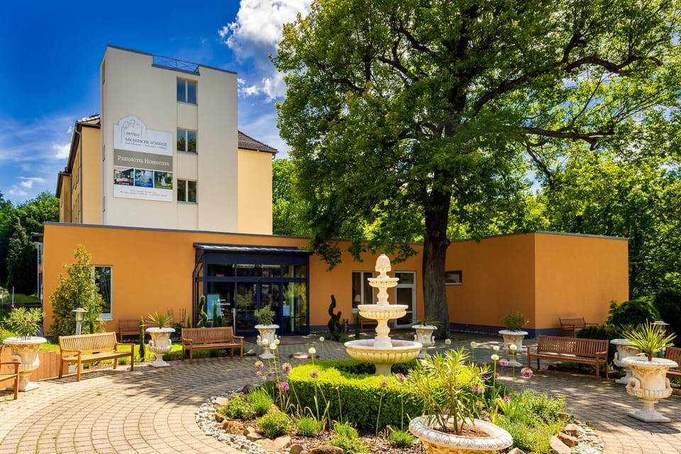 Property building, Facade/entrance, Garden