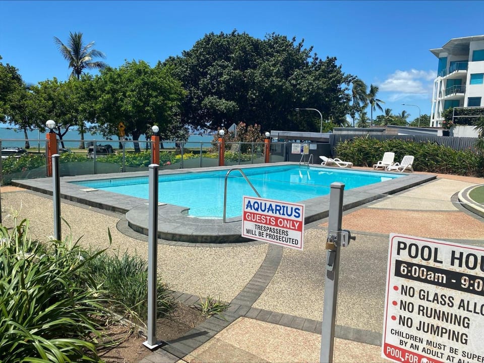 Absolute Strand Oceanfront & Views & Pool u601 Apartment in Queensland