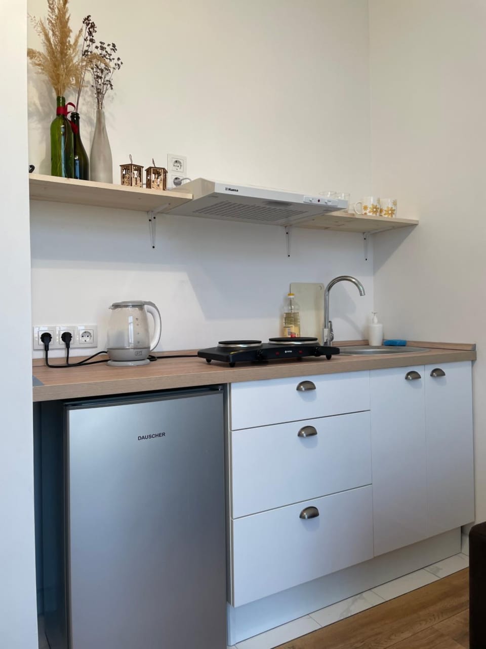 Kitchen or kitchenette, Communal kitchen
