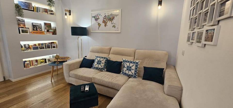 Living room, Seating area