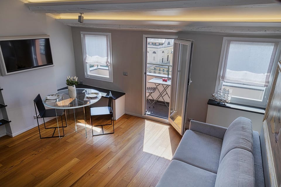 Communal lounge/ TV room, Living room