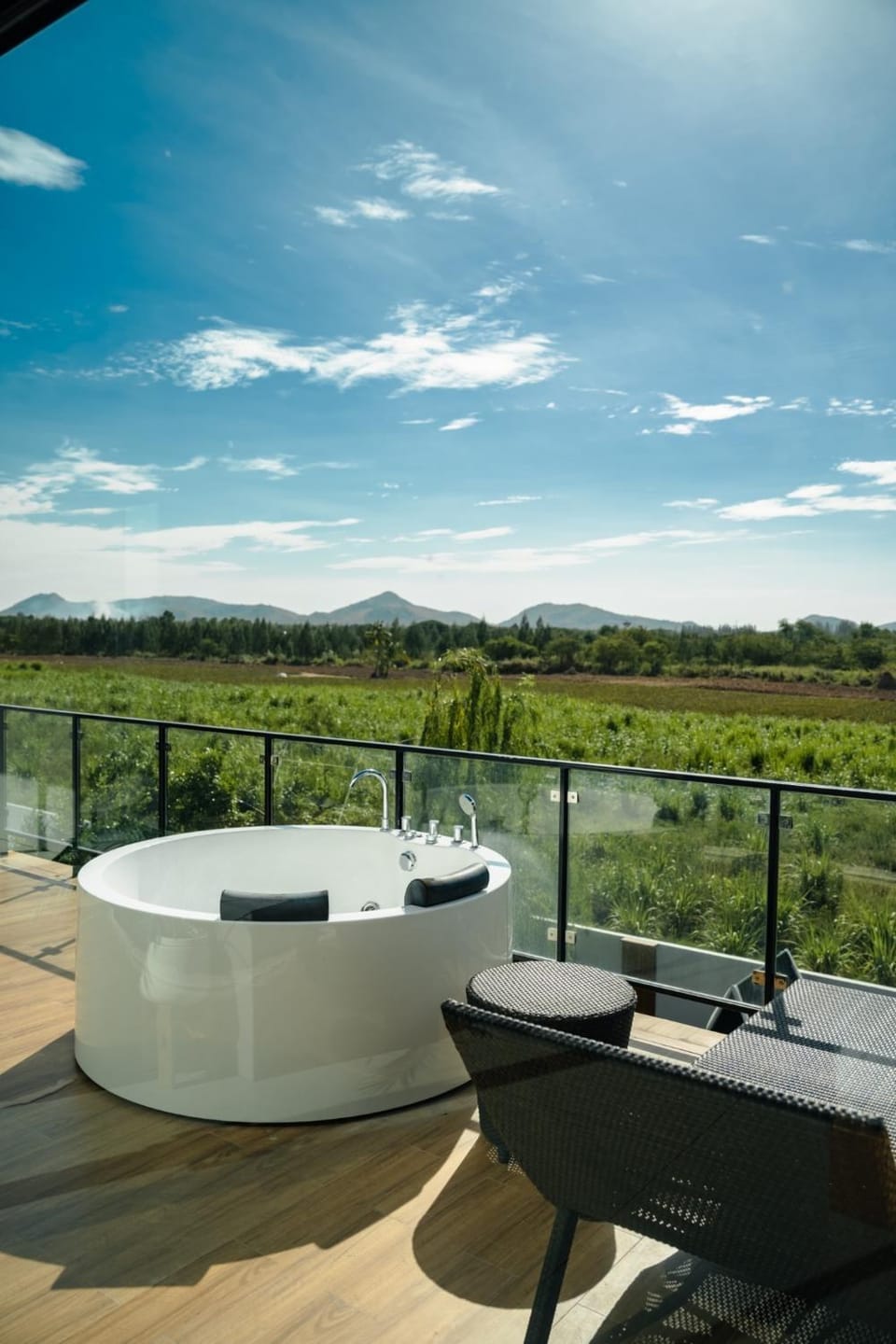 Patio, Day, Natural landscape, View (from property/room), Balcony/Terrace