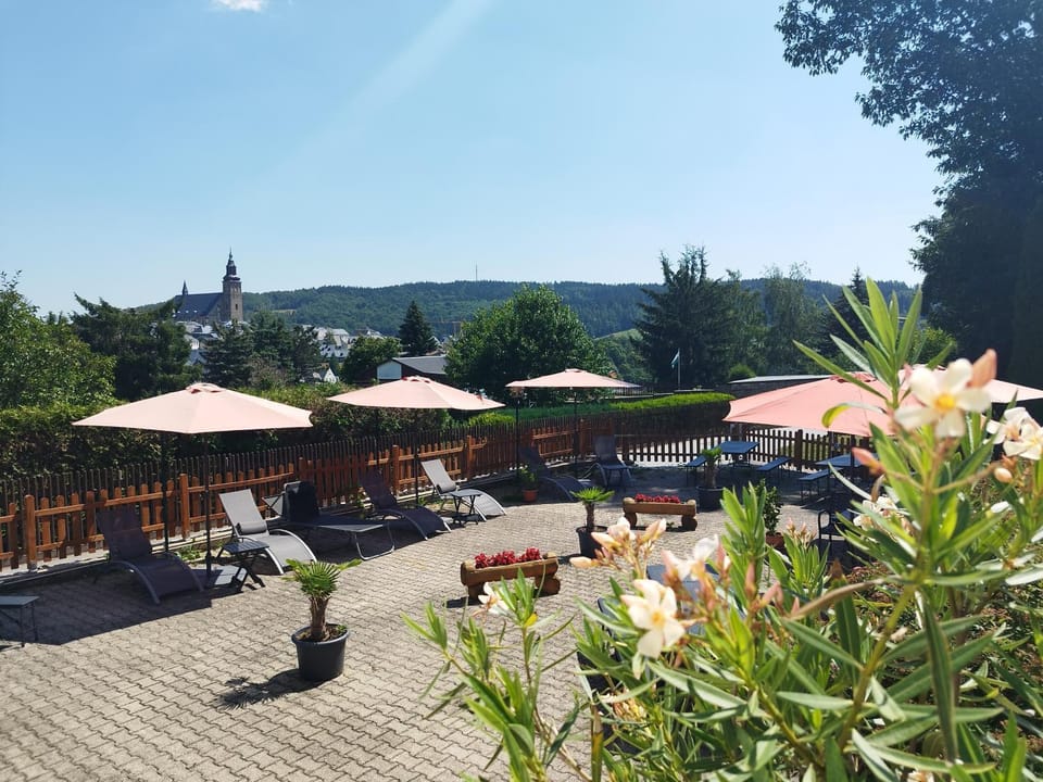 Nearby landmark, Restaurant/places to eat, Summer, View (from property/room), Balcony/Terrace, Garden view, Landmark view, sunbed