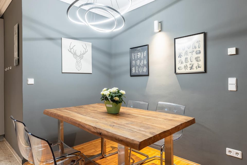 Living room, Seating area, Dining area