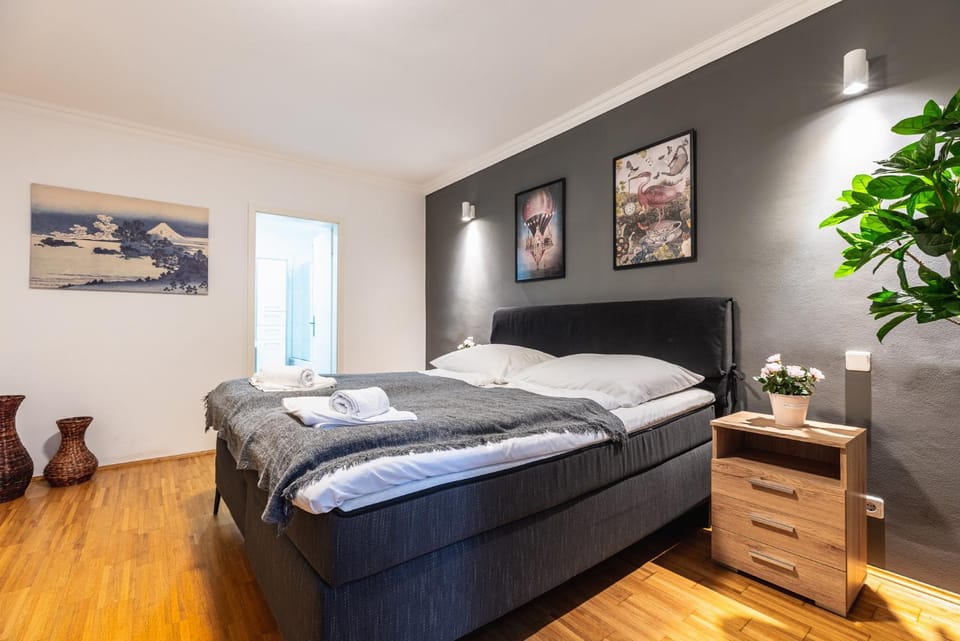 Bed, Bedroom