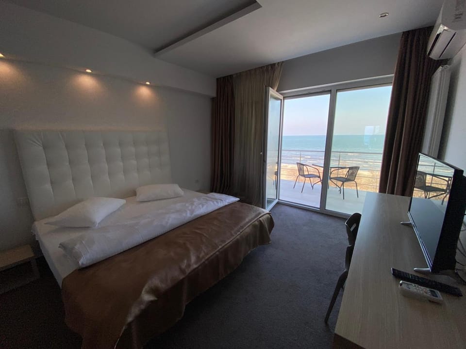 Ella by the sea Residence Bed and Breakfast in Constanța County