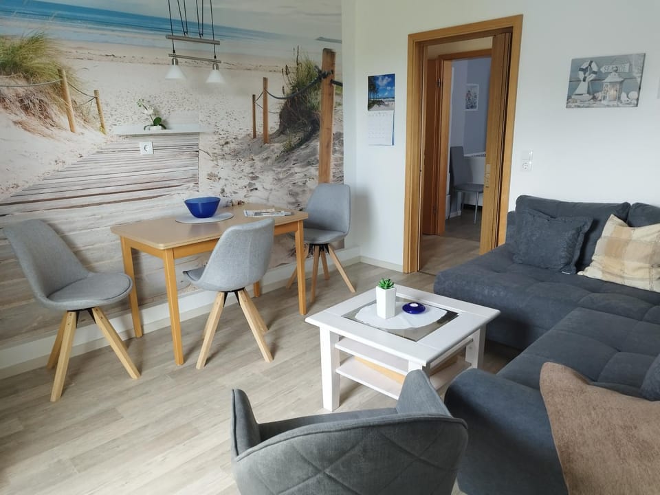 Living room, Seating area, Dining area