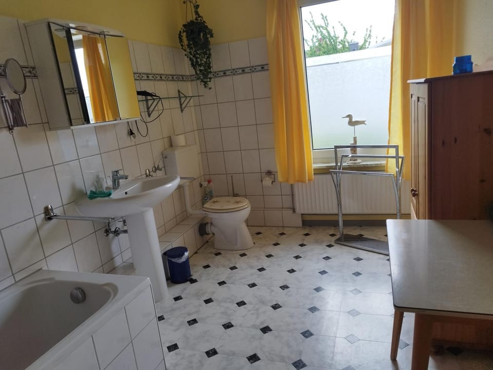 Toilet, Bathroom, Bath