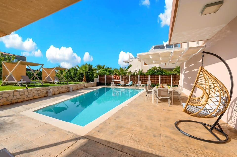 Property building, Patio, Day, View (from property/room), Balcony/Terrace, Pool view, Swimming pool, sunbed